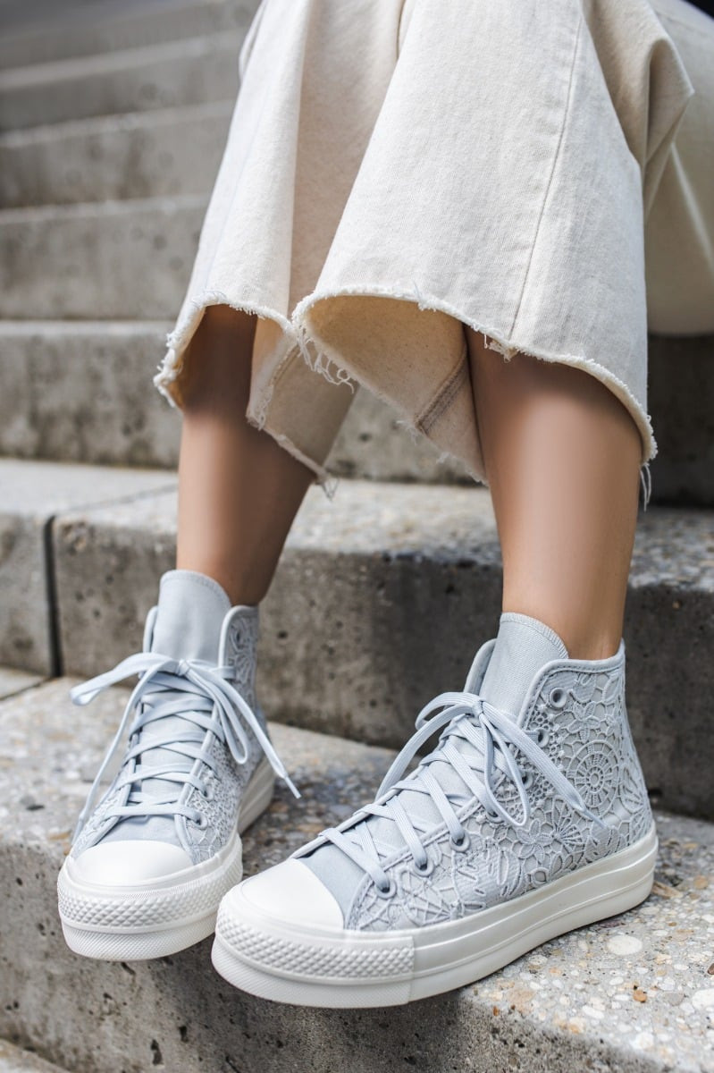 Šedé vysoké tenisky na platformě Chuck Taylor All Star Lift Platform Crochet