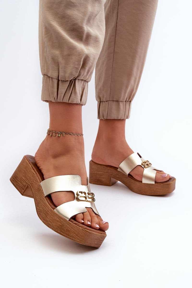 Zazoo Kožené elegantní dámské pantofle se zlatým zdobením