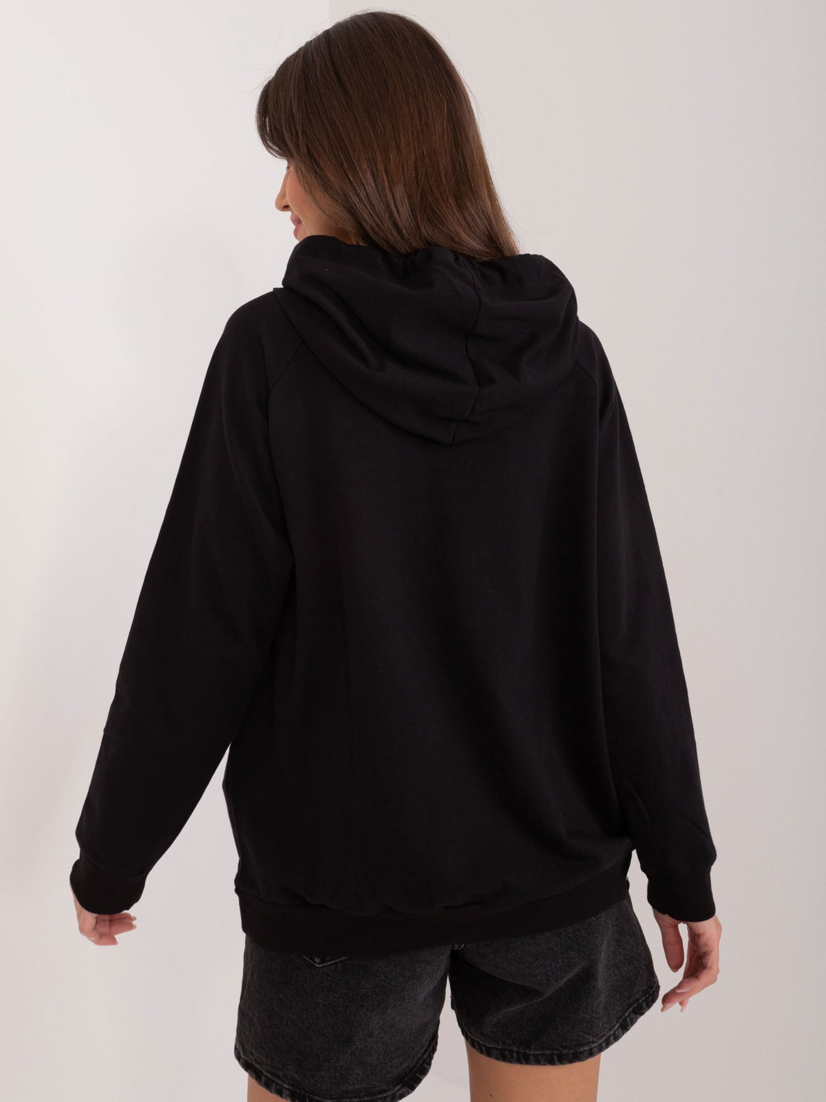 Černá mikina klokan