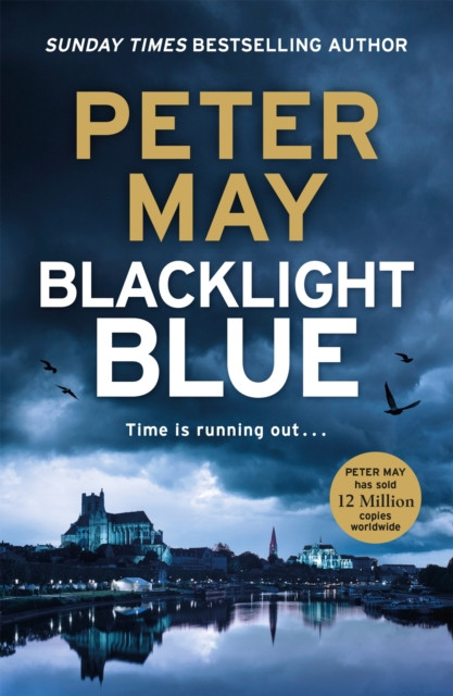 Blacklight Blue - A suspenseful, race against time to crack a cold-case (The Enzo Files Book 3) (May Peter)(Paperback / softback)