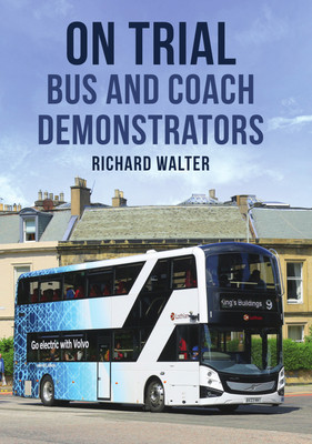 On Trial: Bus and Coach Demonstrators (Walter Richard)(Paperback)