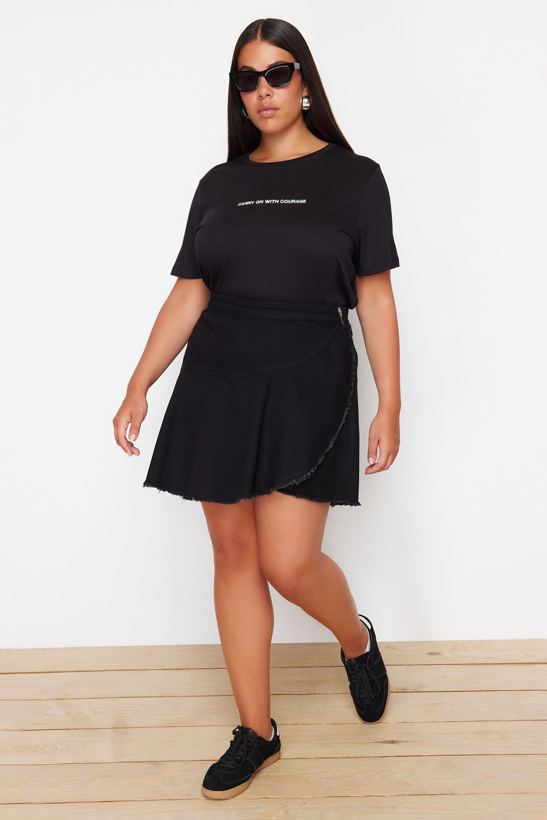 Trendyol Curve Black Flywheel Detailed Mini Denim Shorts Skirt