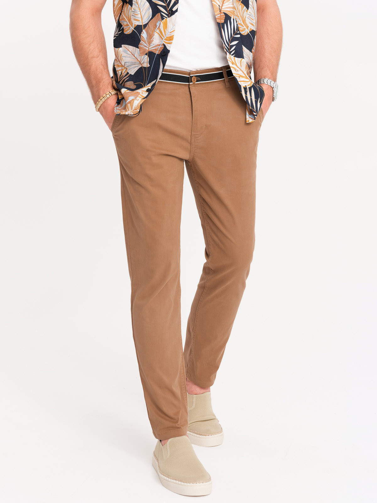 Ombre Men's chino pants with decorative waistband - brown