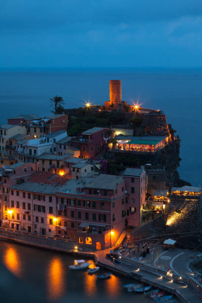 liquid-studios Fotografie Vernazza village lights; Cinque Terre, Its;y, liquid-studios, 26.7x40 cm