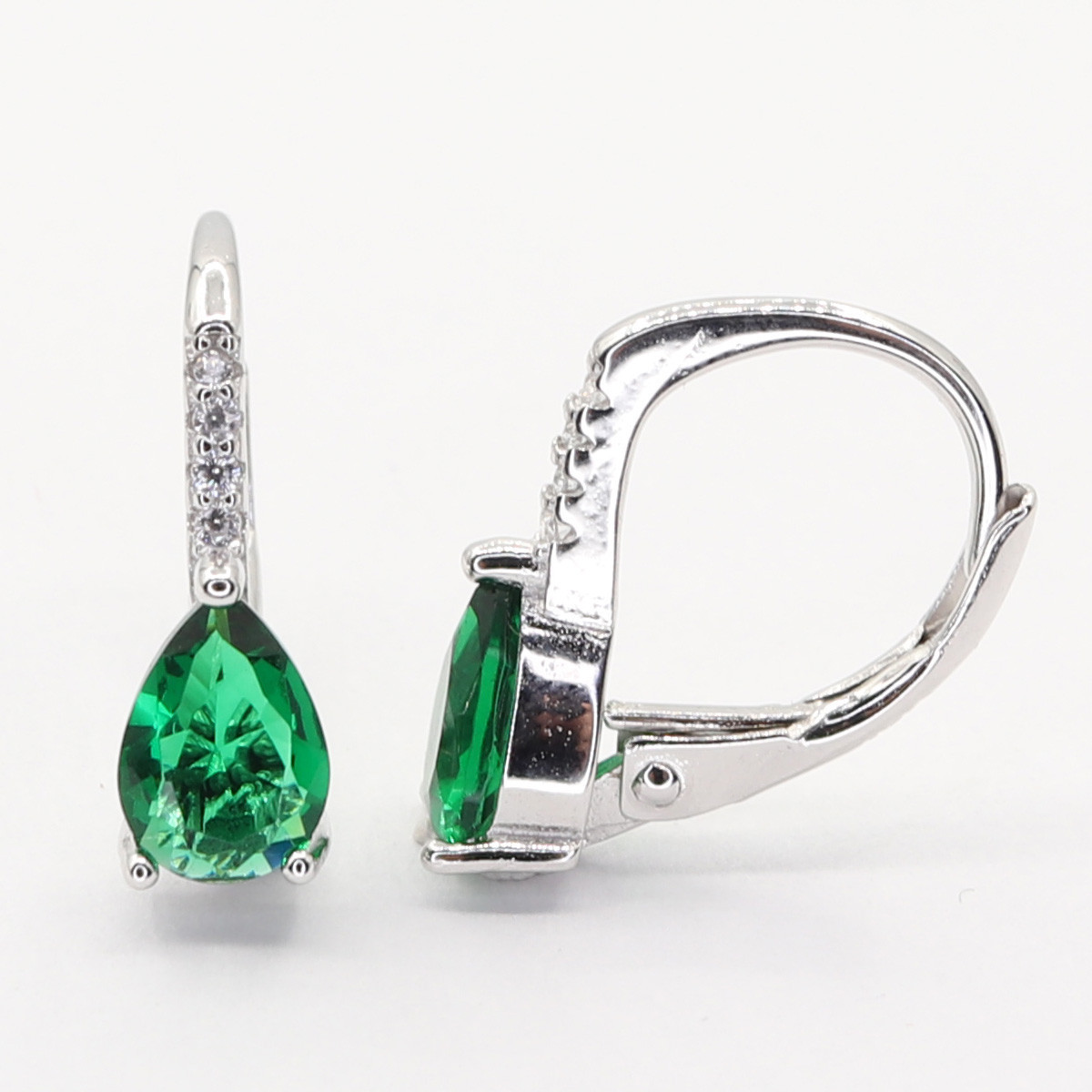 Stříbrné náušnice 109305