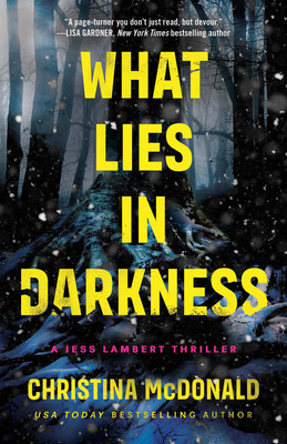 What Lies in Darkness (McDonald Christina)(Paperback)