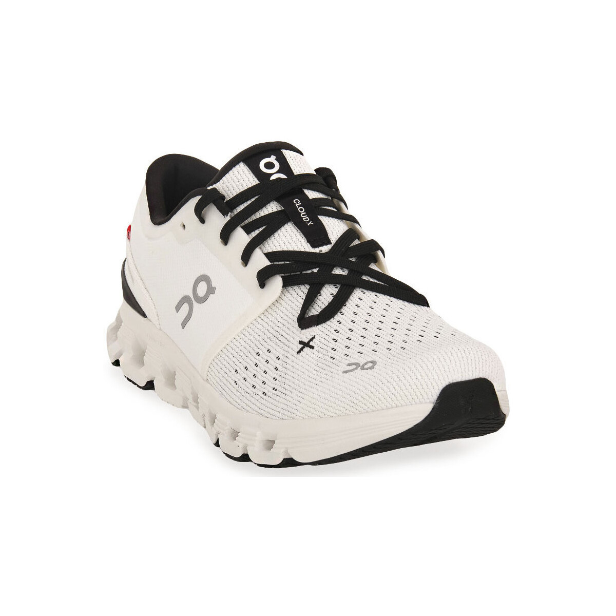 On  CLOUD X 4  Černá