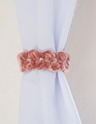 Ozdoba na záclony nebo závěsy starorůžová s bambulkami se stříbr