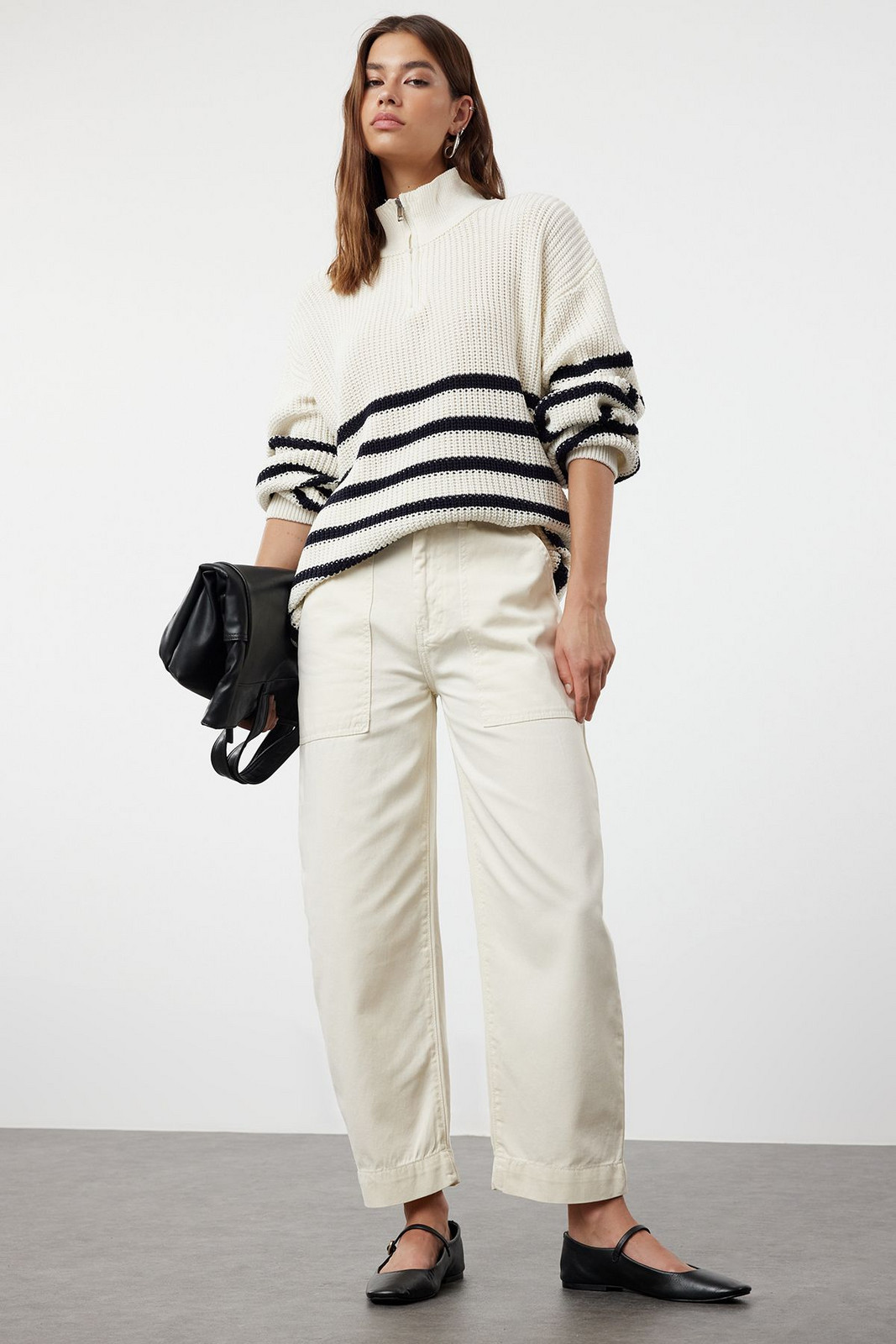 Trendyol Ecru Pocket Detailed High Waist Barrel Jeans