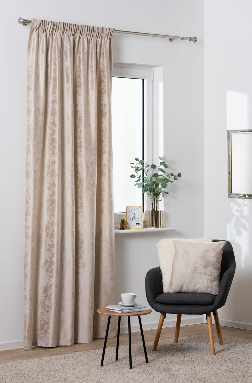 Dekorační široký velvet závěs s řasící páskou FES světle béžová 200x245 cm nebo 200x260 cm (cena za 1 kus) MyBestHome Rozměr: 200x245 cm