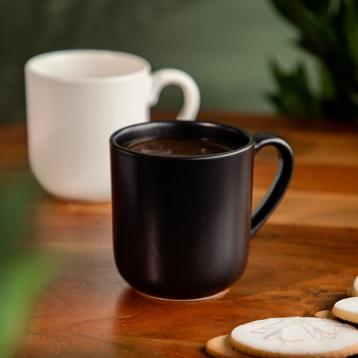 Hrnek | FAMELIO | černý | 0,4 l | 700859 Homla