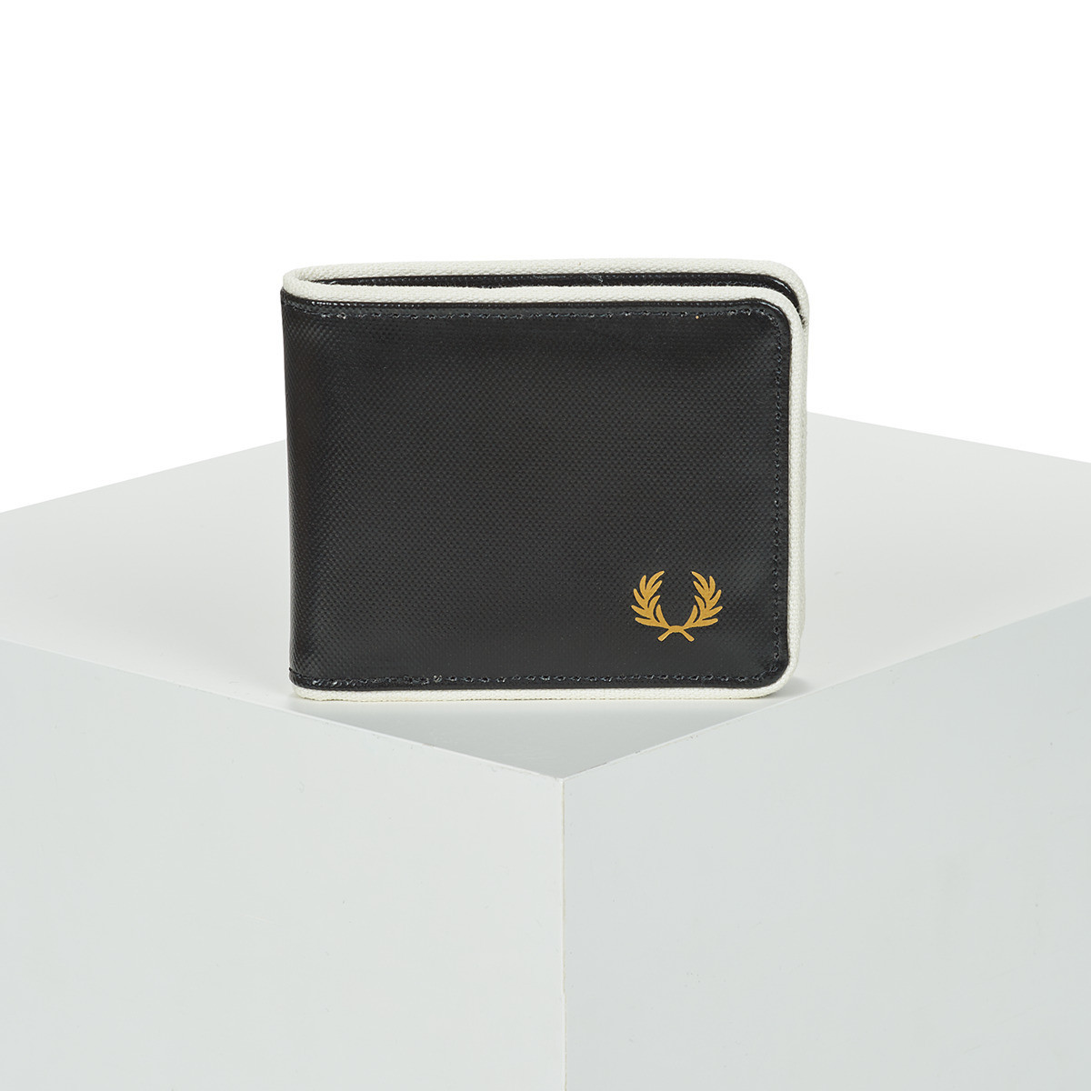 Fred Perry  COATED POLYESTER BILLFOLD WALL  Černá