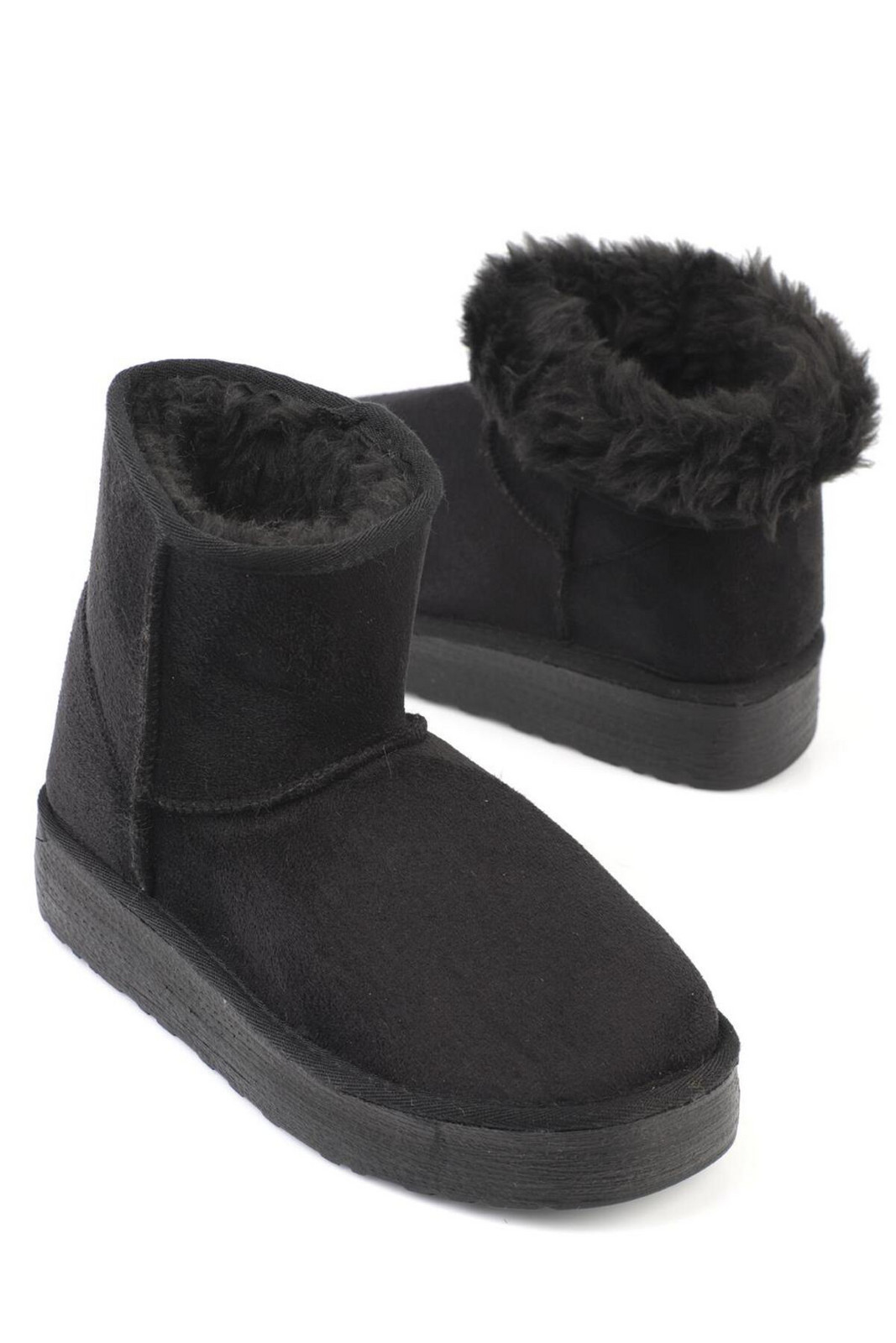 Capone Outfitters Thick Sole, Round Toe, Fur Medium Size Women's Boots