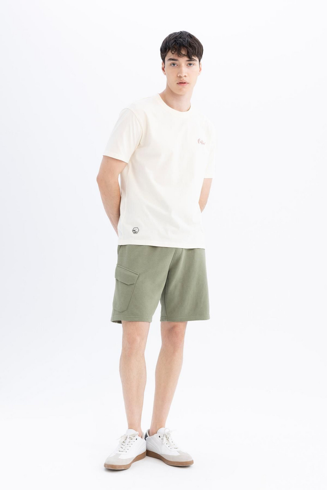 DEFACTO Regular Fit Straight Leg Shorts