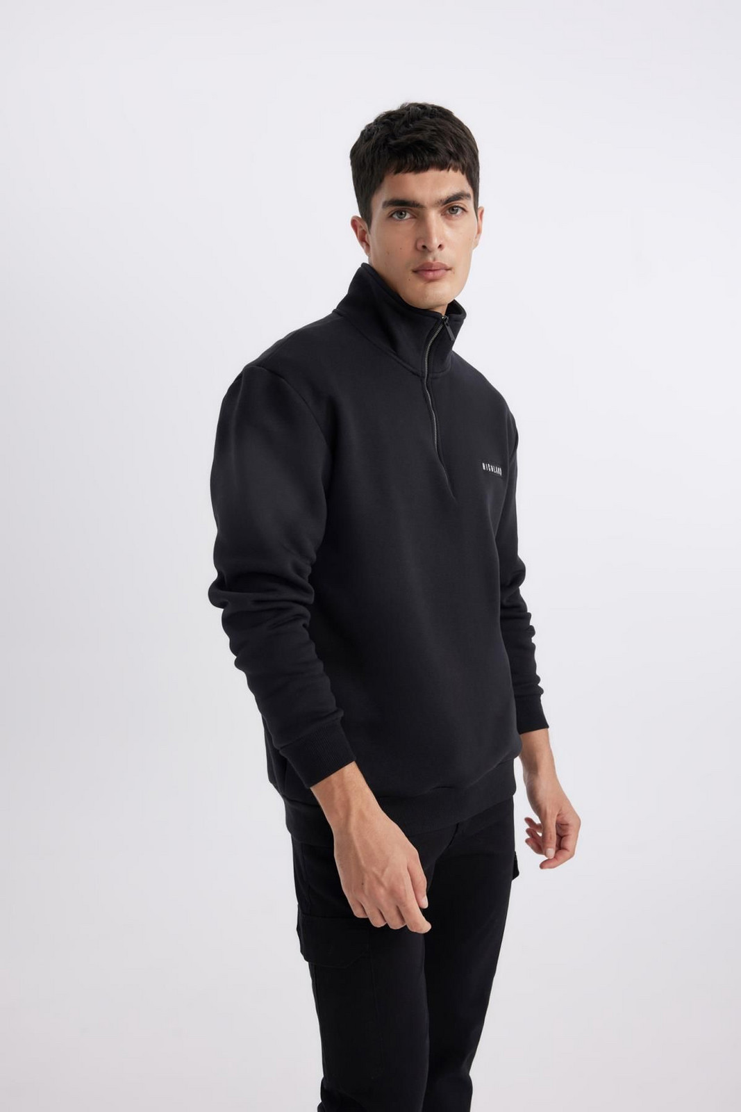 DEFACTO Regular Fit Zipper Collar Sweatshirt