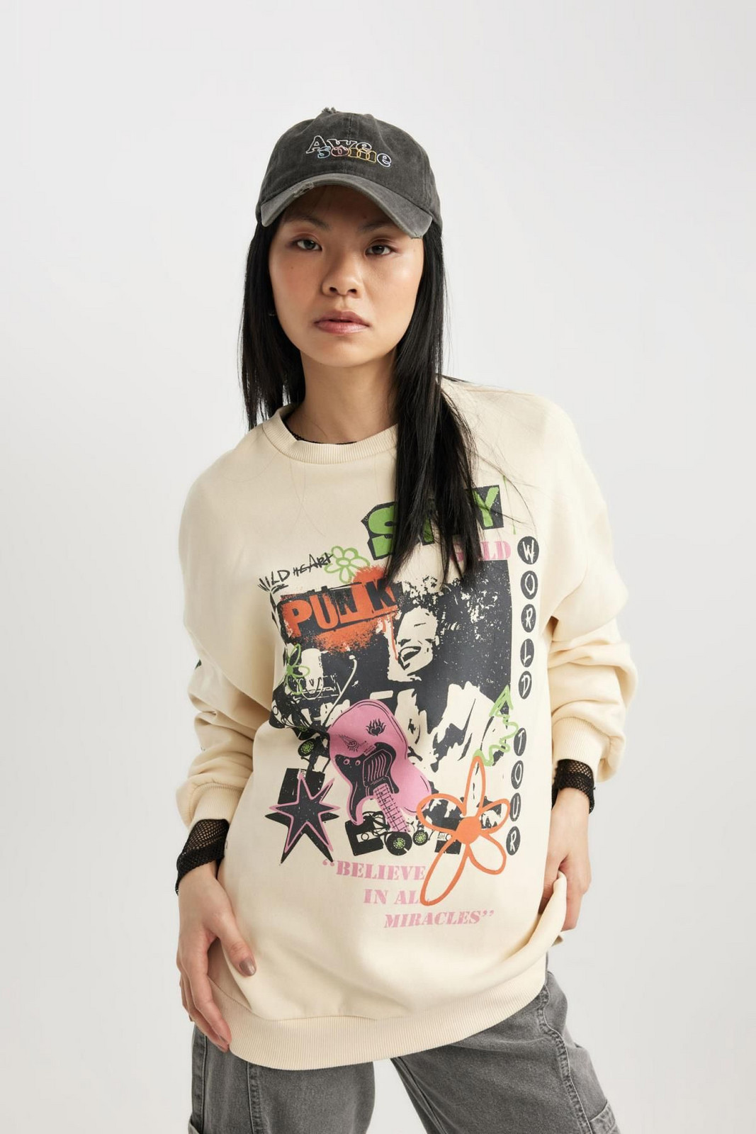 DEFACTO Cool Oversize Fit Crew Neck Back Printed Thick Sweatshirt