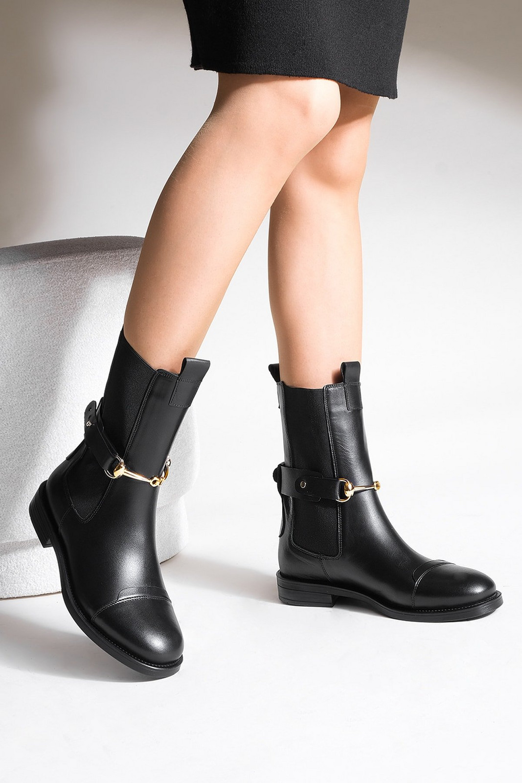 Marjin Women's Genuine Leather Casual Boots With Elastic Side Straps, Gold Chain Buckle Lorve black.