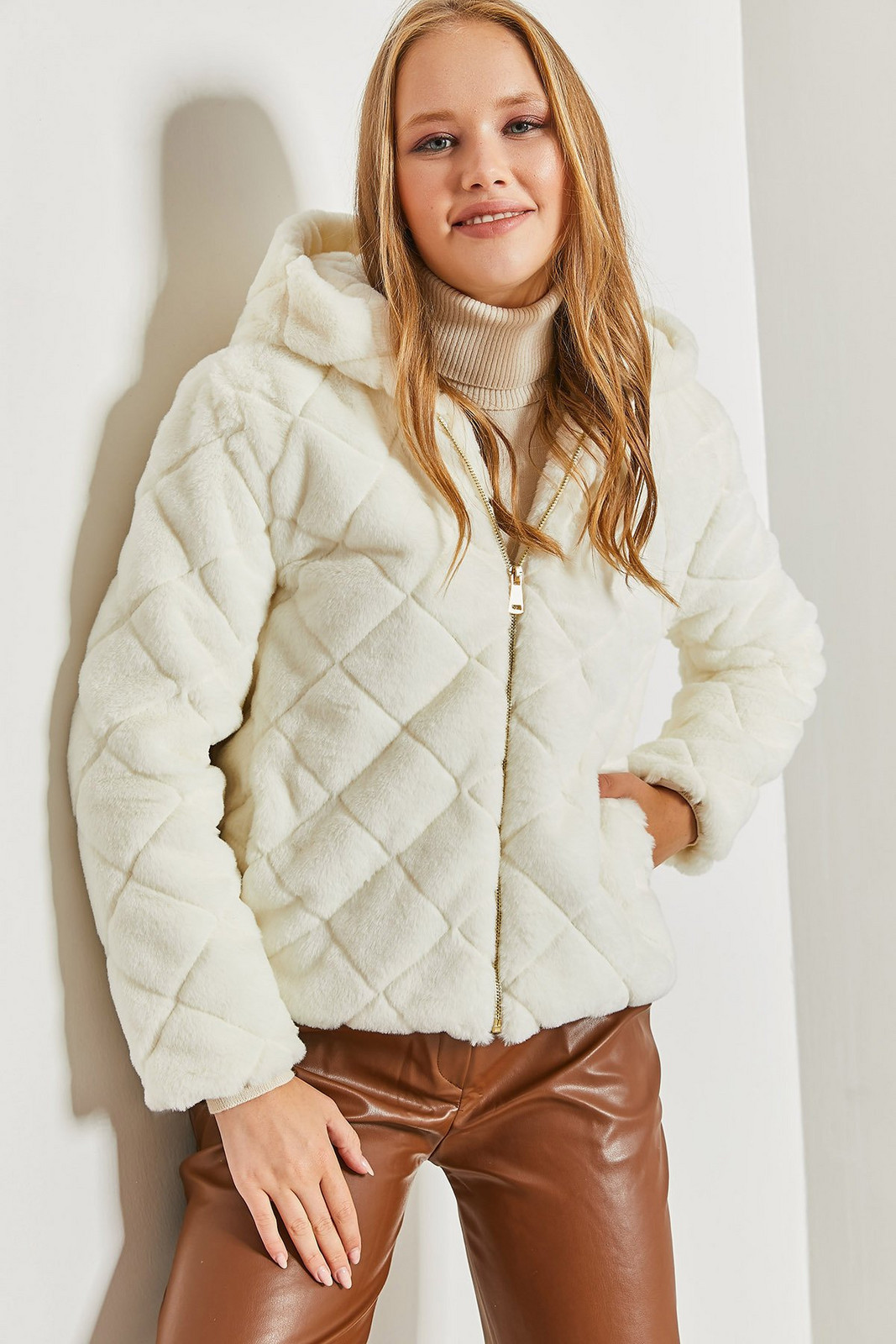 Bianco Lucci Women's Hooded Quilted Plush Coat