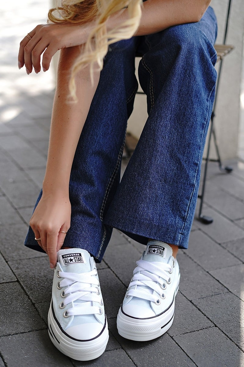 Světle modré nízké tenisky Chuck Taylor All Star Lift