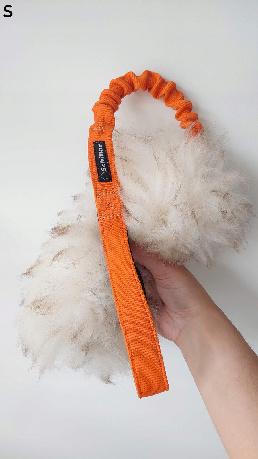 Přetahovadlo hračka z přírodní ovce velikost S pro psa muflon barevné