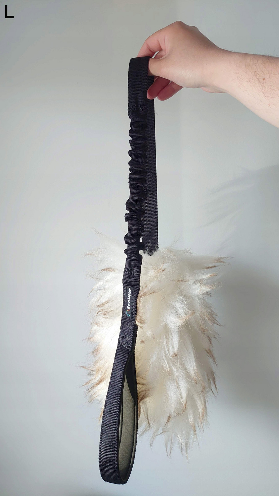 Přetahovadlo hračka z přírodní ovce velikost L pro psa muflon černé dlouhé