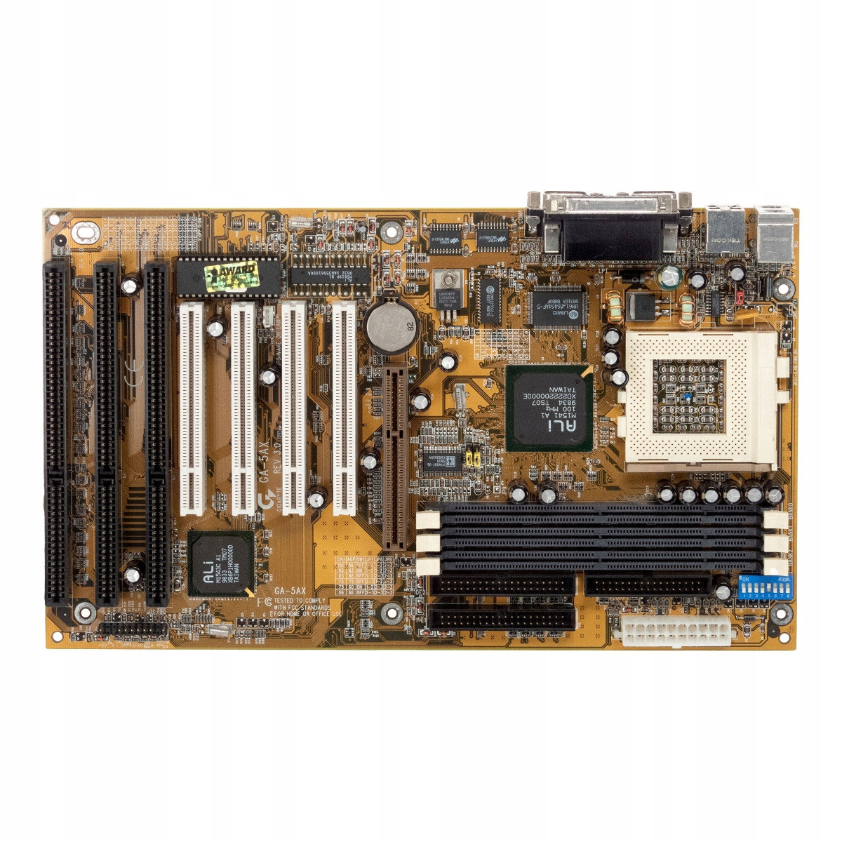 Gigabyte GA-5AX Rev 3.0 Socket 7 Sdram Agp Isa Pci