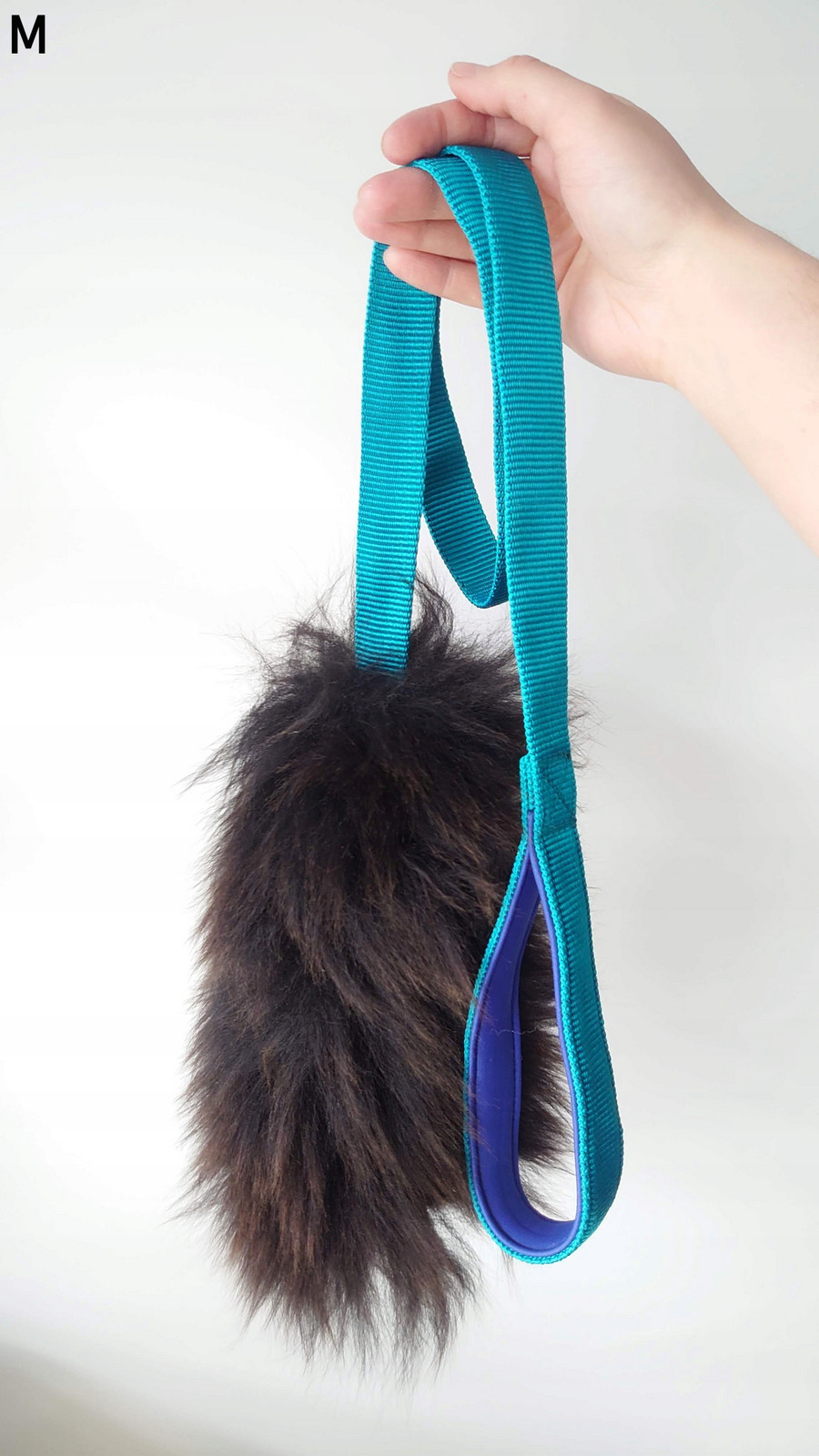 Přetahovadlo hračka z přírodní ovce velikost M pro psa hnědá barevná