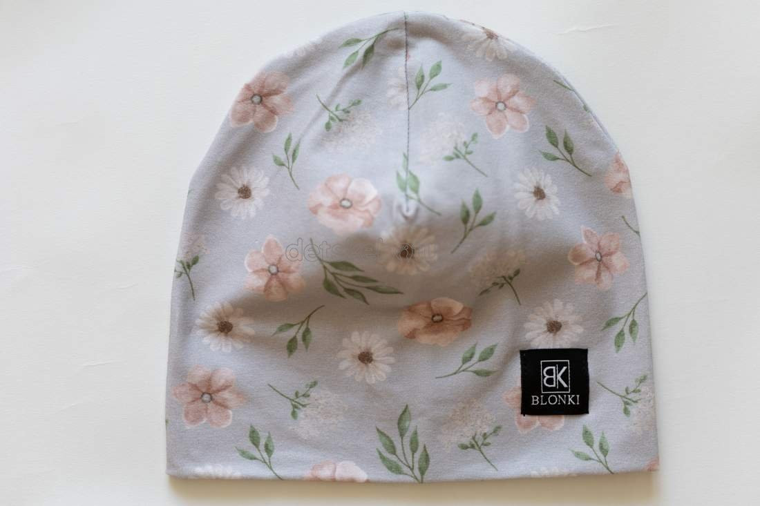 Tenká čepice Blonki č.122- květy Velikost: 45-47