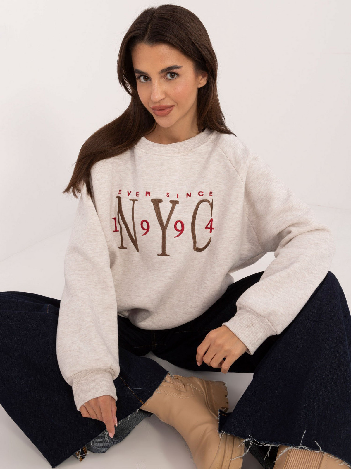 Světle béžová melanžová mikina bez kapuce s nápisem