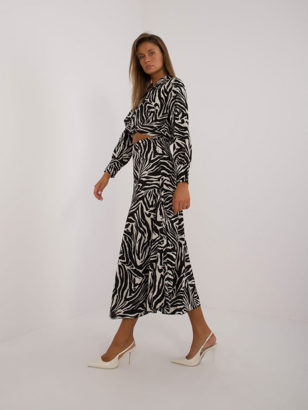 Ecru set s potiskem černé zebry s krátkou halenkou