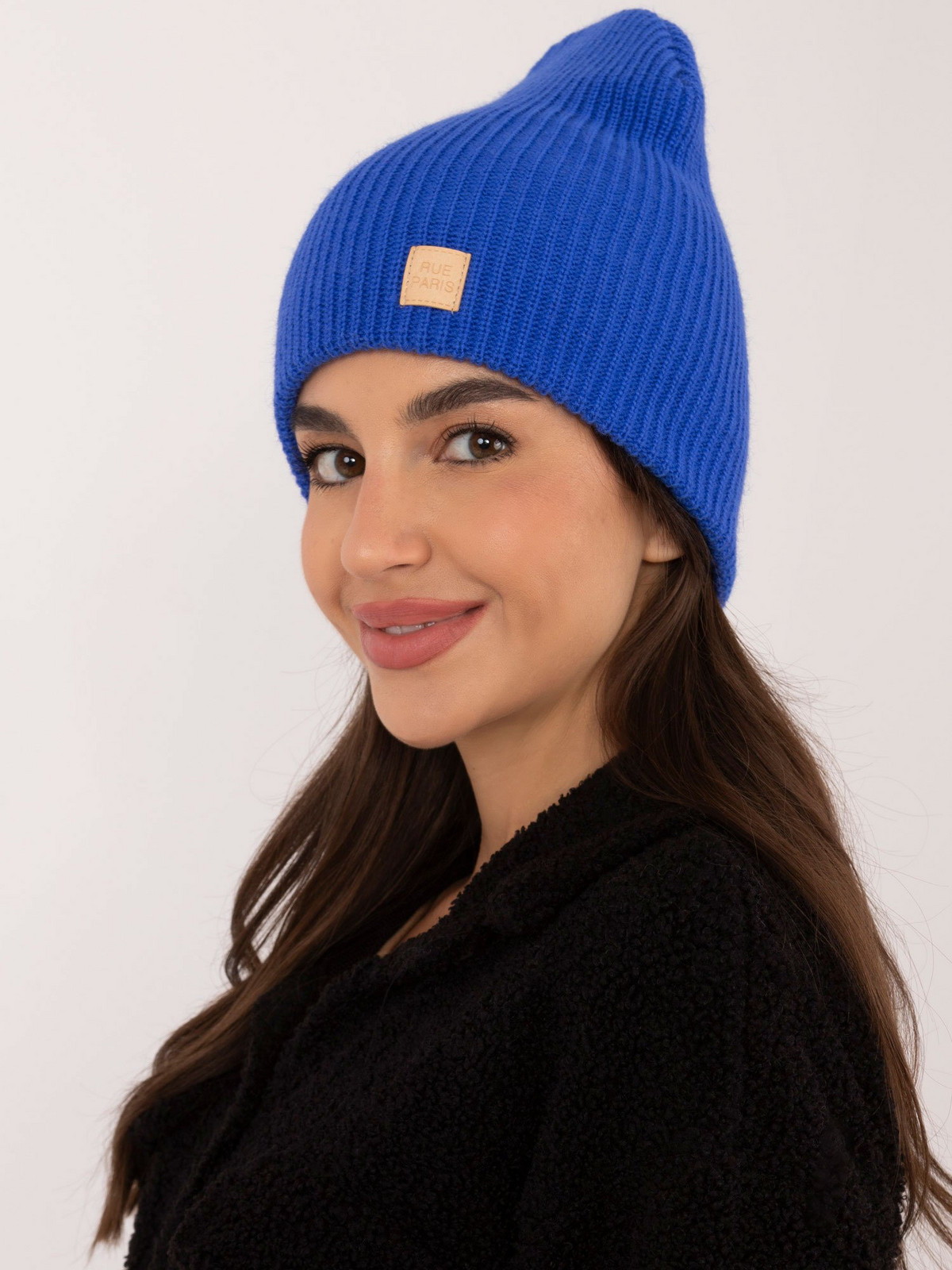 Tmavě modrá čepice s nášivkou RUE PARIS