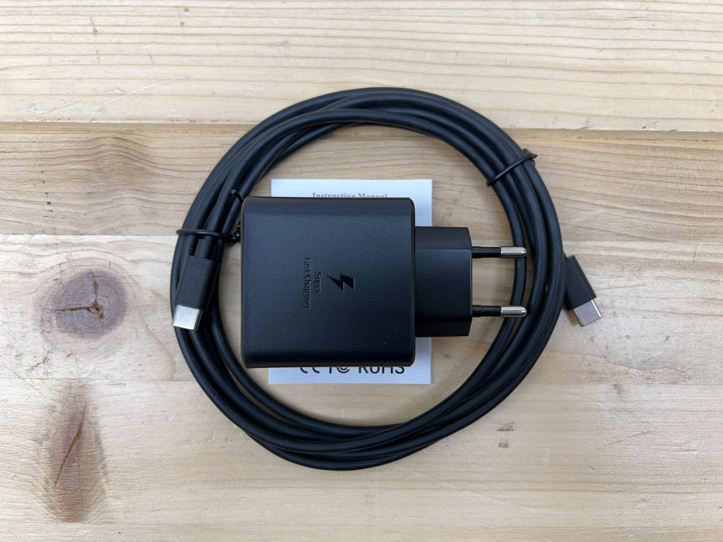 Tepow Univerzální nabíječka, 45 W, kabel USB-C, černá