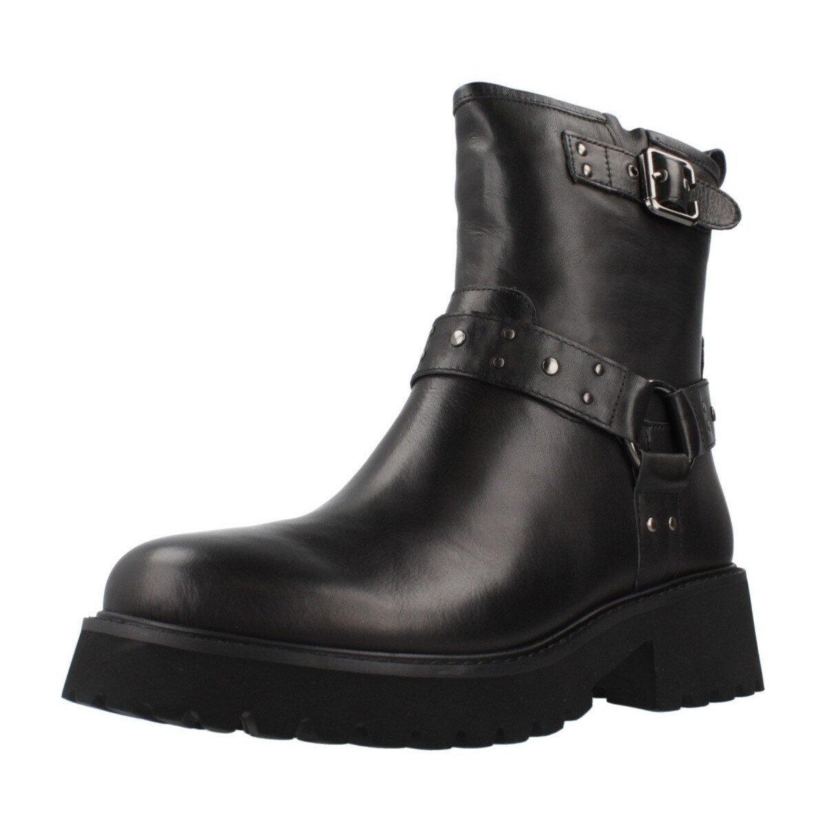 Carmela  16190901C  Černá