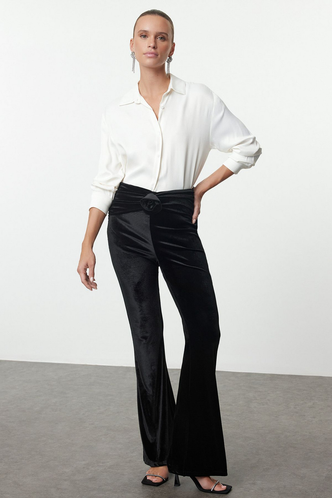 Trendyol Black Rose Detailed Knitted Trousers