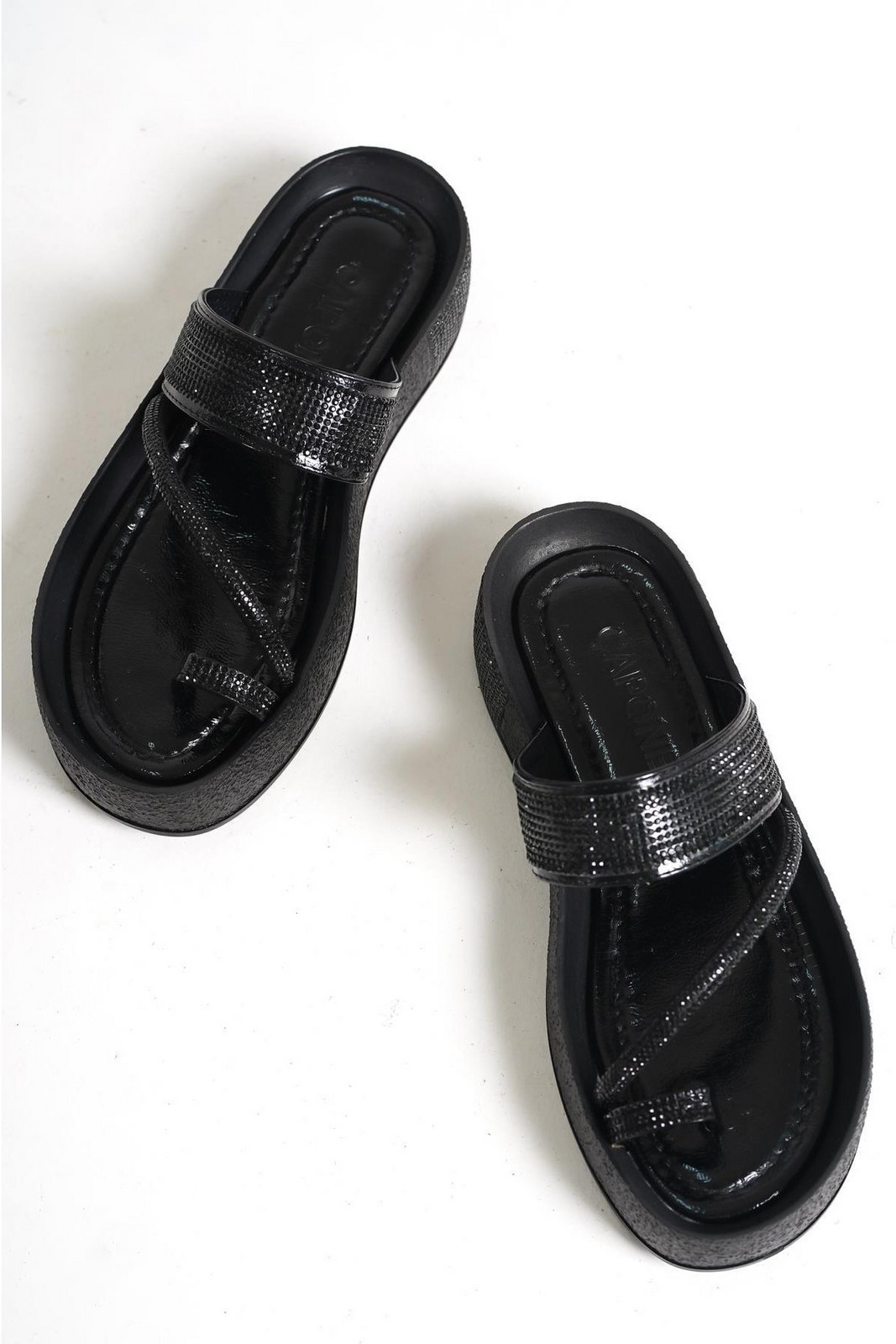 Capone Outfitters Gemstone Band With Stitching Detailed Wedge Heel Metallic Women's Slippers.