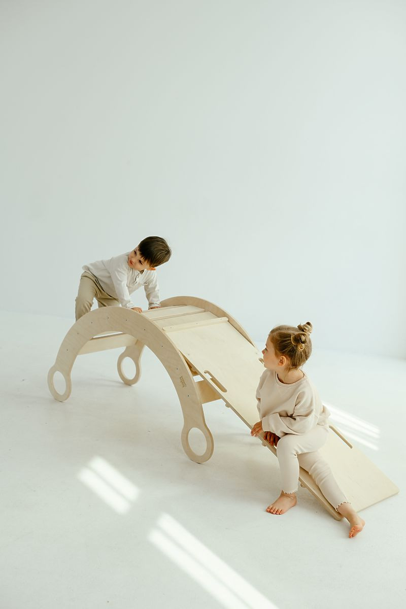 Dřevěná Montessori houpačka se skluzavkou/lezeckou stěnou L - přírodní