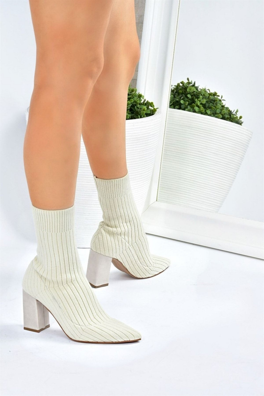 Fox Shoes Beige Thick Heeled Knitwear Women's Boots