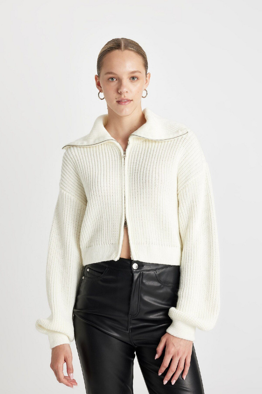 DEFACTO Slim Fit Basic Stand Collar Knitwear Zippered Cardigan