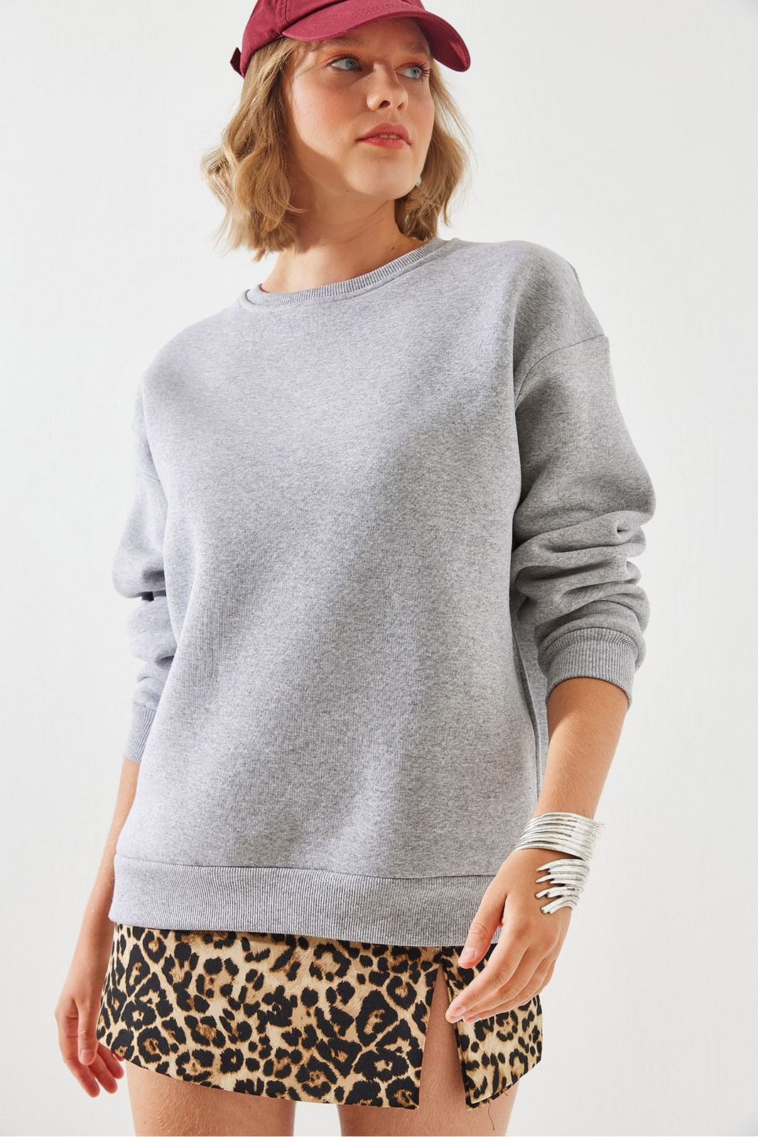 Bianco Lucci Women's Crew Neck Raised Basic Sweatshirt