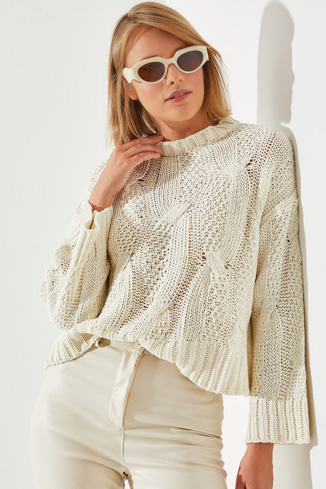 Bianco Lucci Women's Openwork Sweater