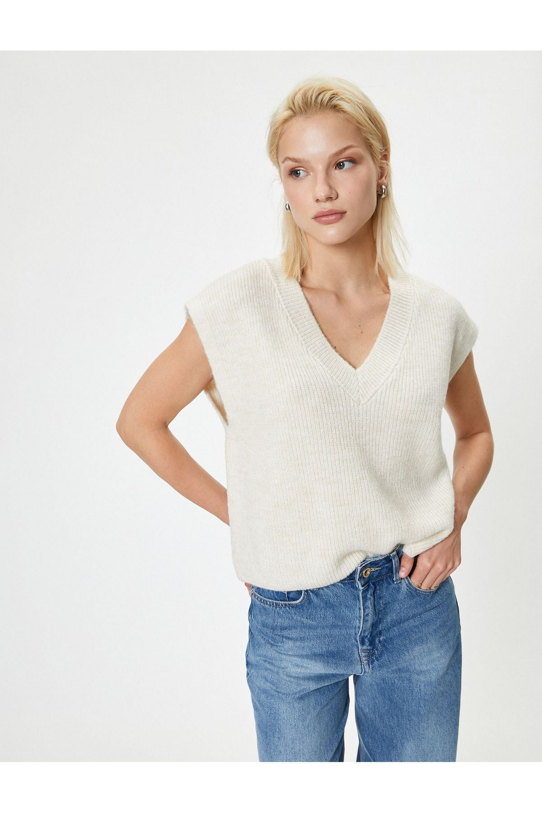 Koton Knitwear Oversize Sweater V-Neck Soft Textured