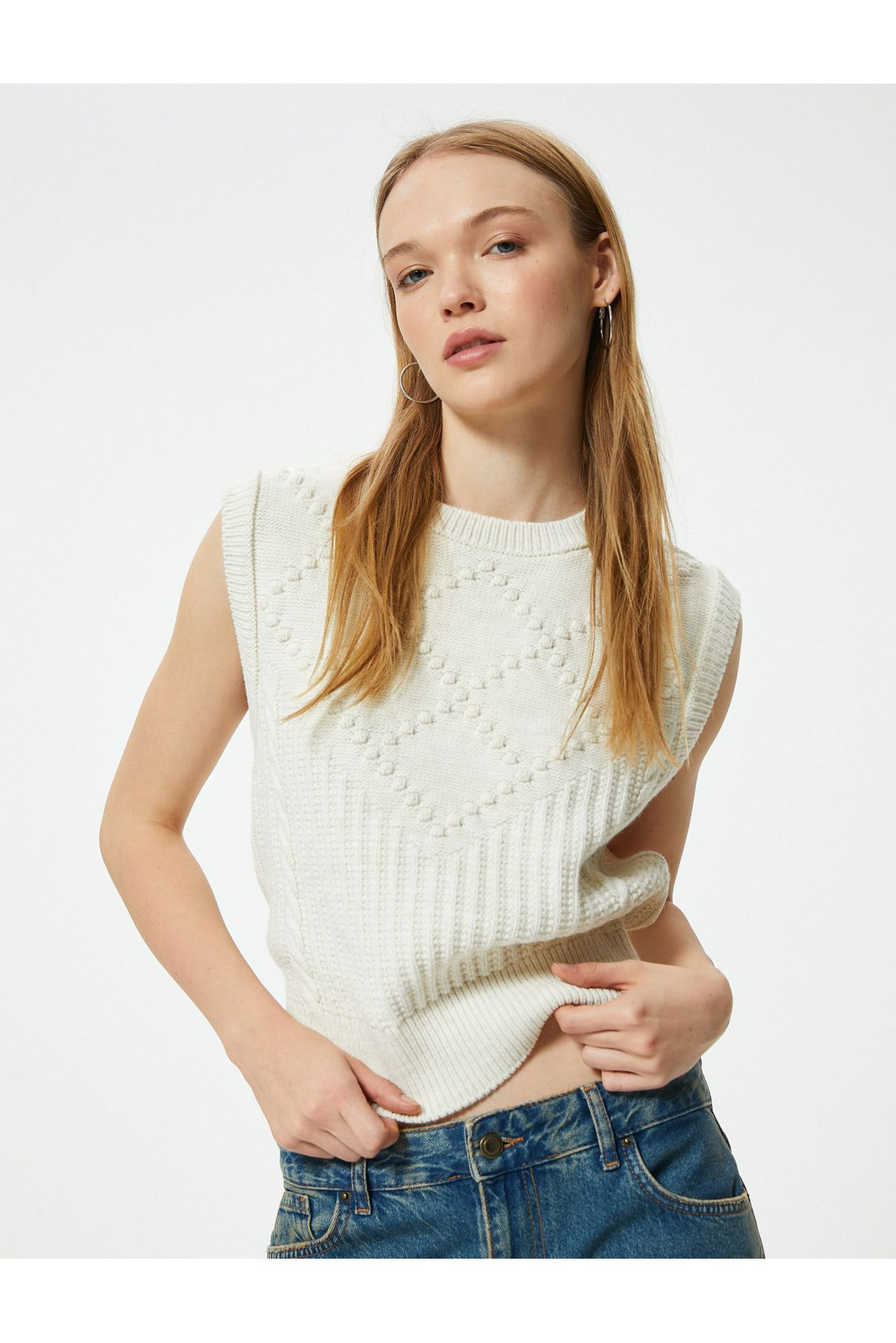 Koton Knitted Textured Sweater Crew Neck Sleeveless