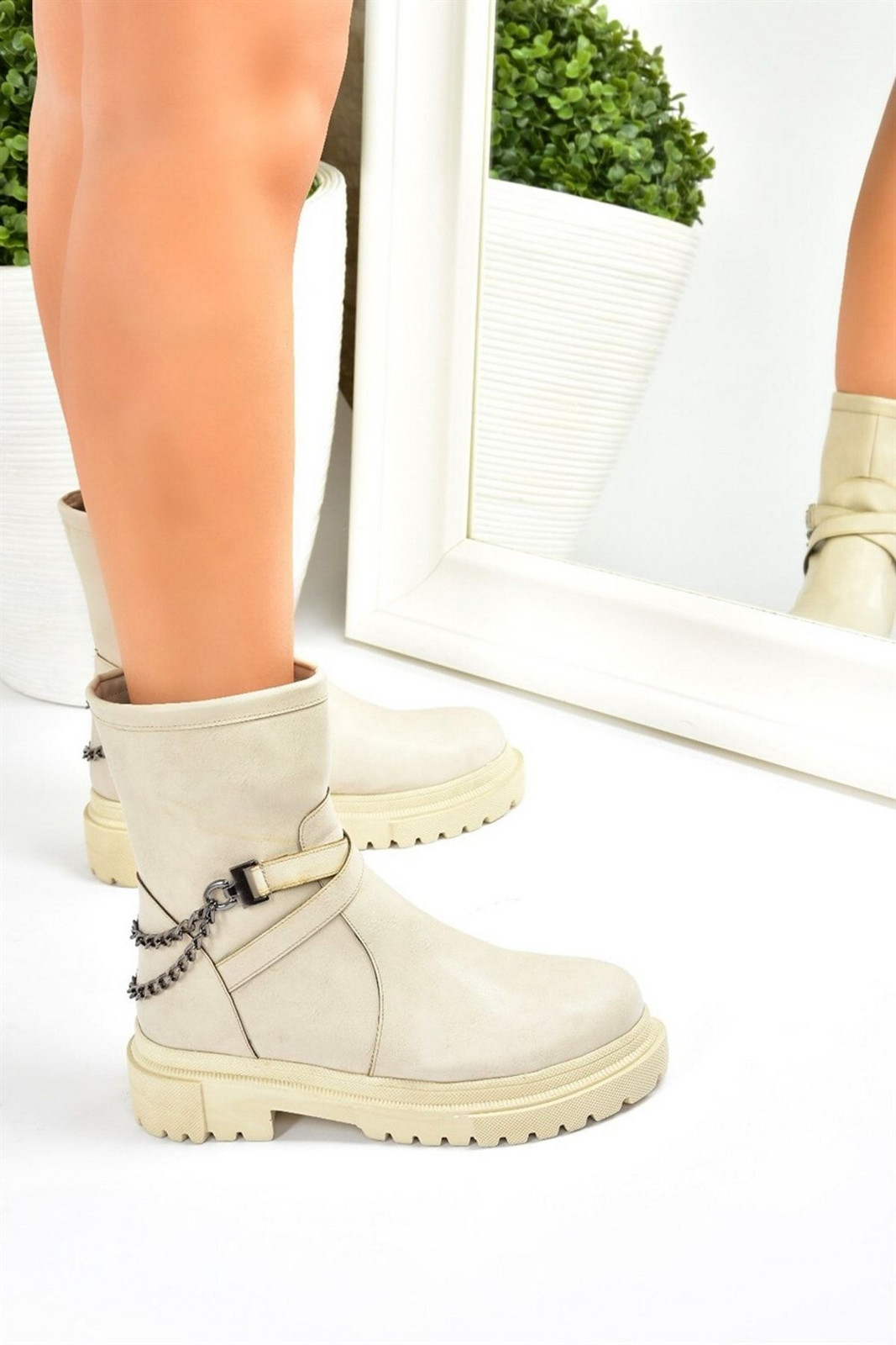 Fox Shoes Beige Women's Thick Sole Chain Boots