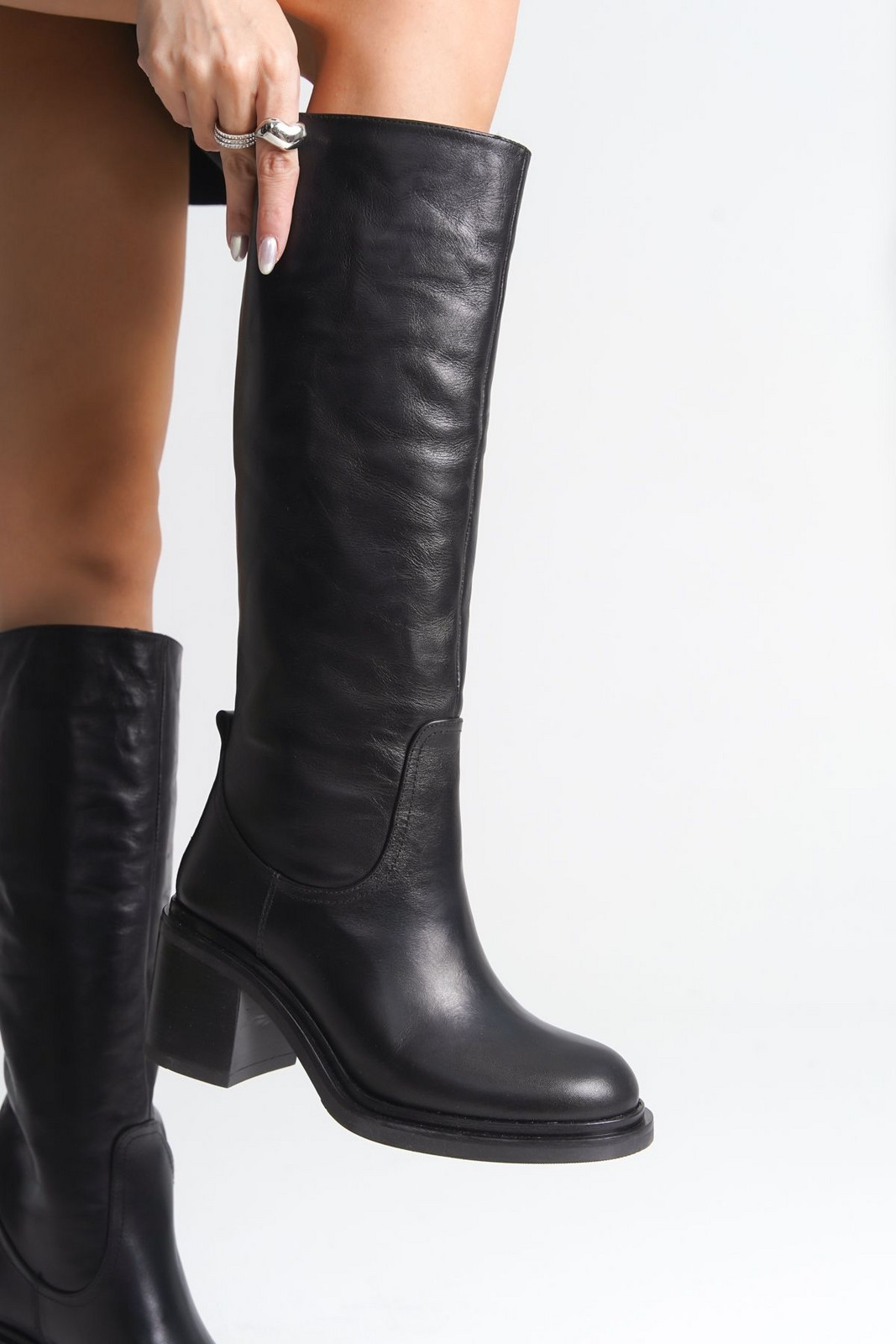 Capone Outfitters High Heel Leather Women's Boots