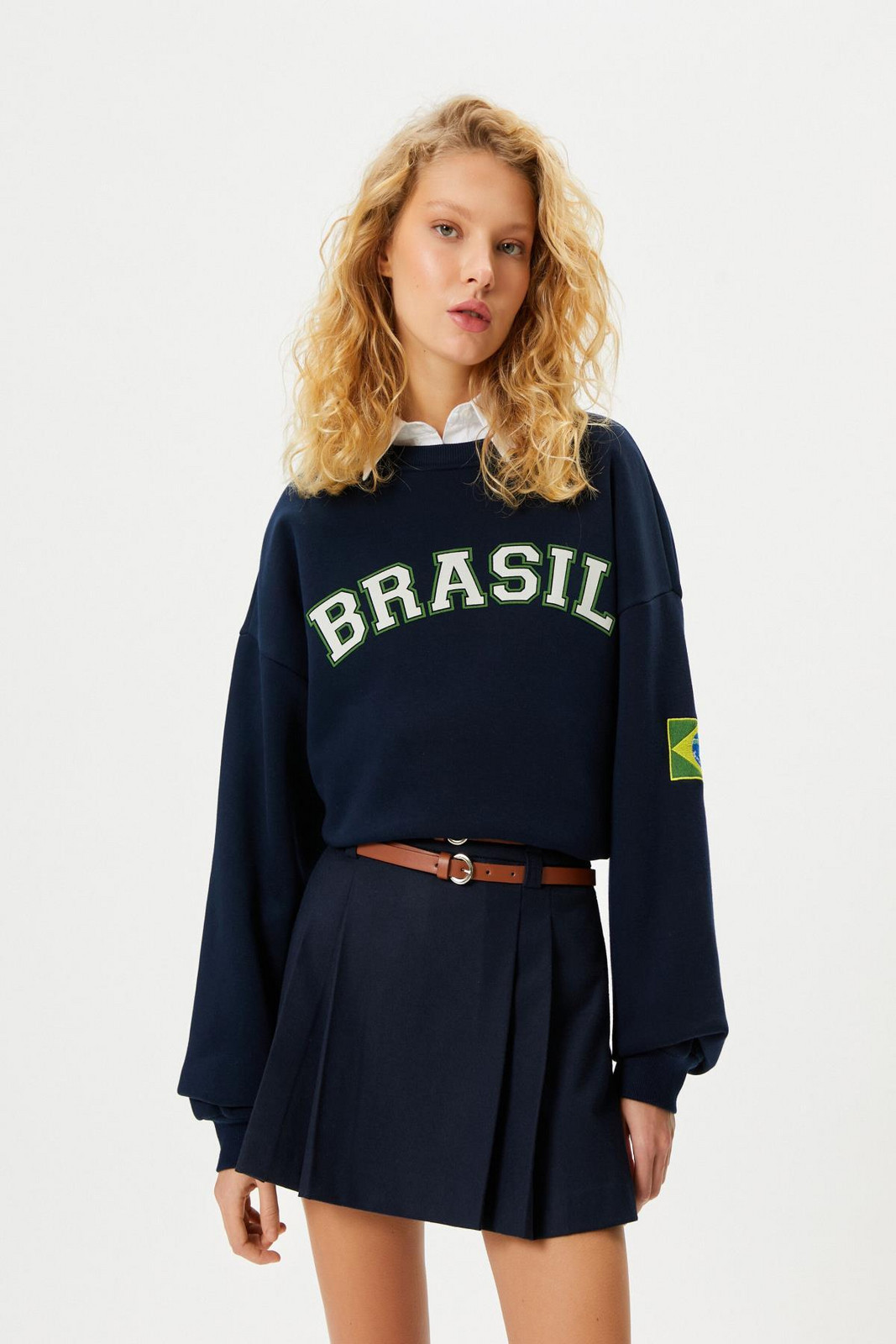 Koton Brasil Sweatshirt Long Sleeve Crew Neck Applique Detail Cotton