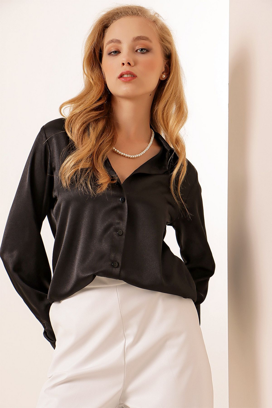 Bigdart 3964 Lightly Flowy Satin Shirt - D.black