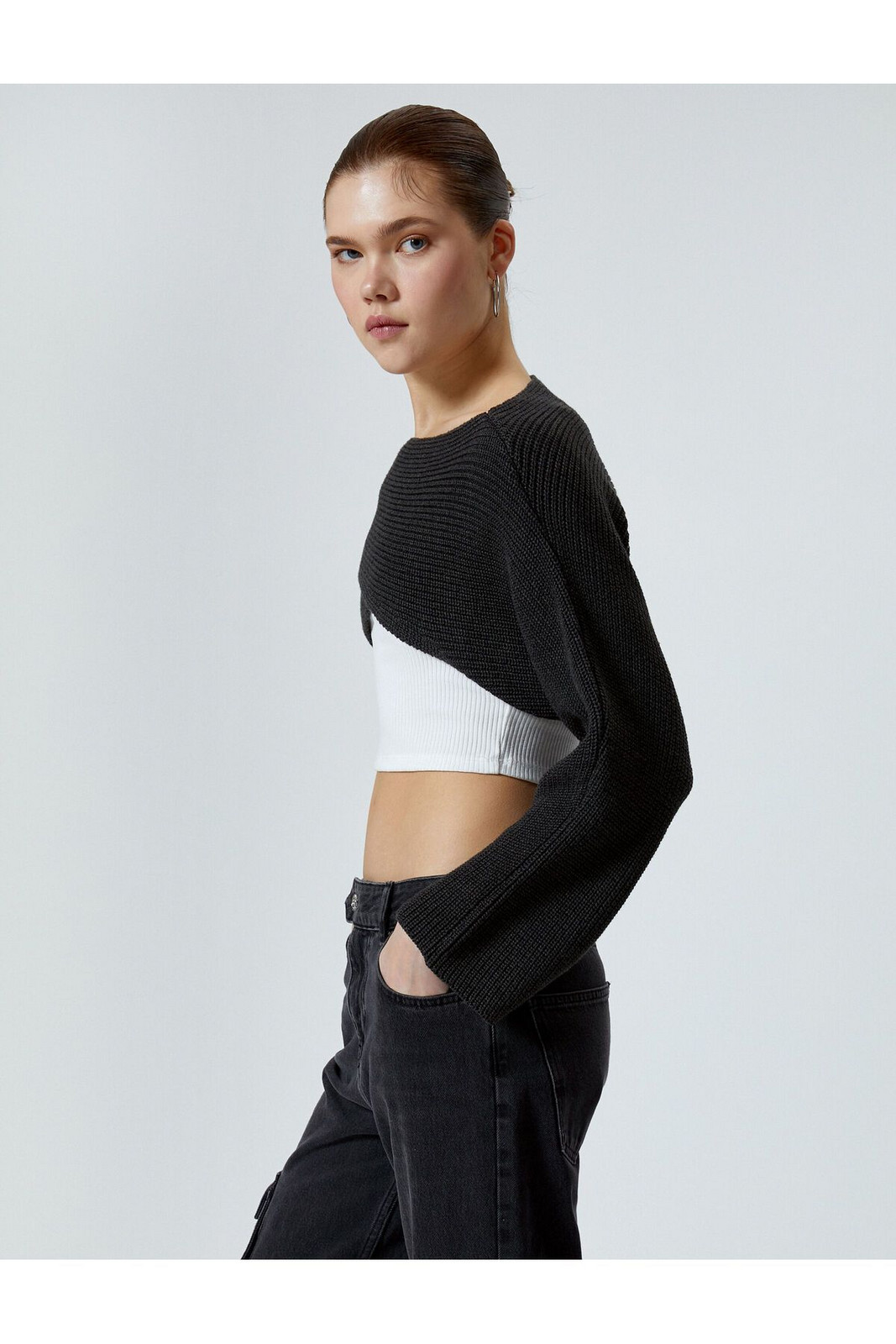 Koton Knitwear Crop Sweater Asymmetric Fit Long Sleeve Round Neck