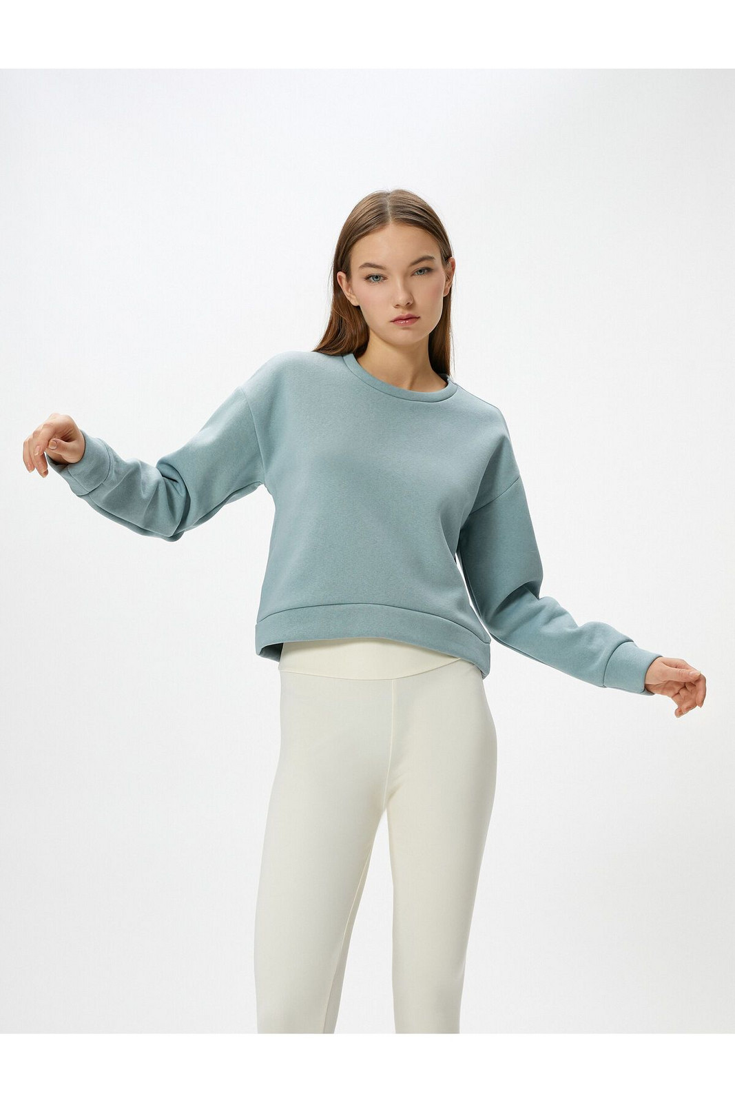 Koton Basic Sports Crop Sweatshirt Comfortable Fit Cotton Crew Neck Long Sleeve