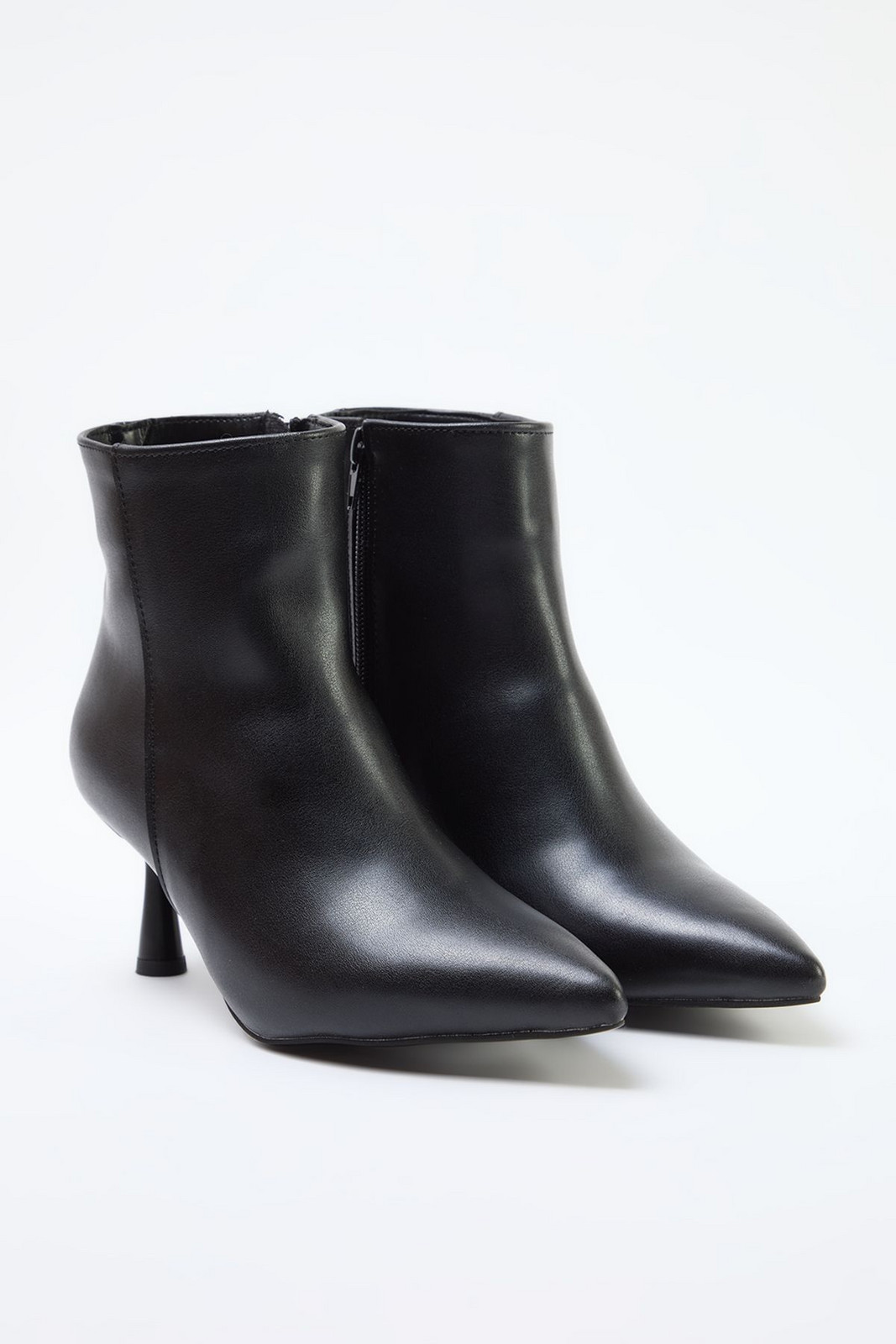 Trendyol Black Pointed Toe Short Heel Women's Ankle Boots