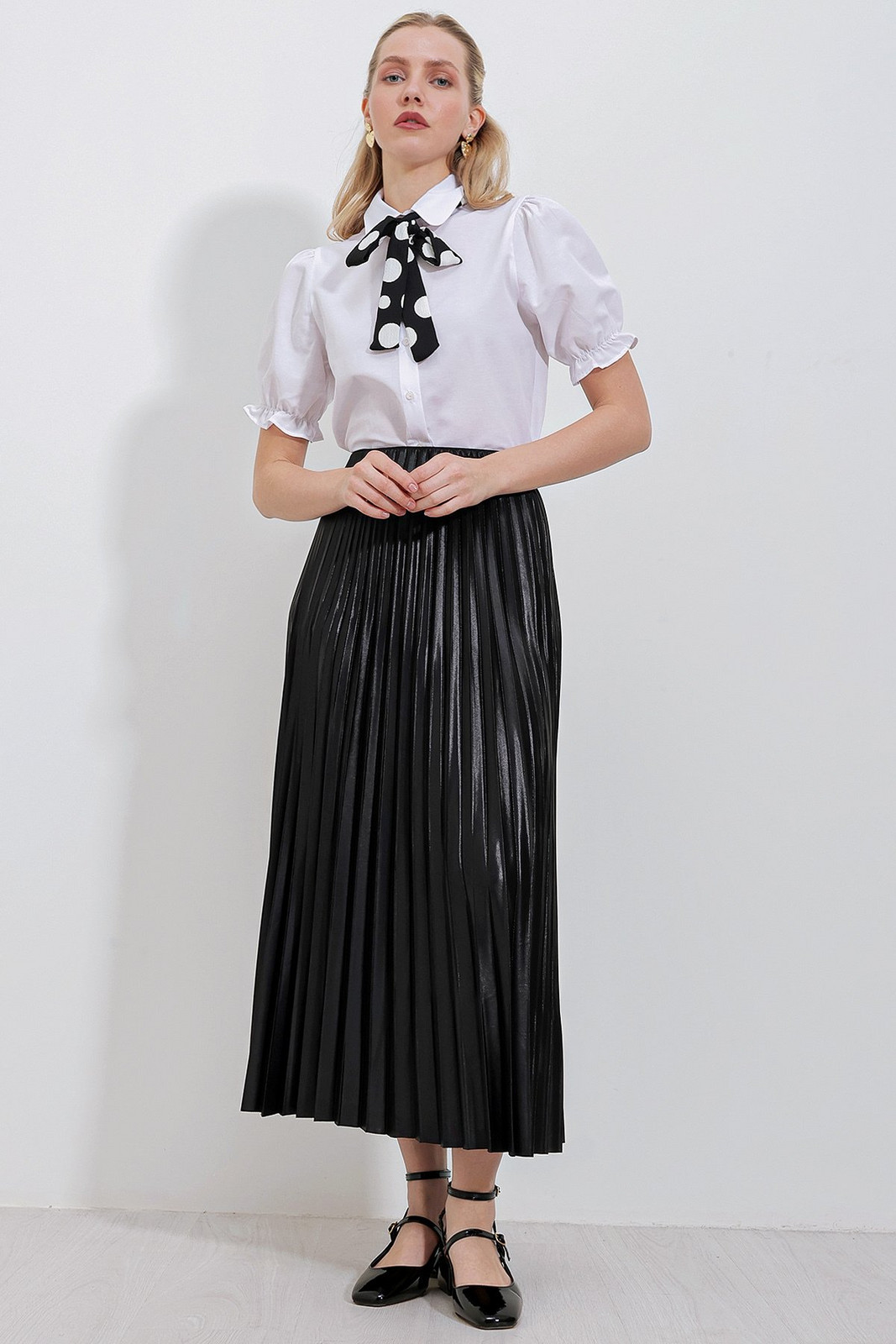 Bigdart 8009 Leather Look Pleated Skirt - Black